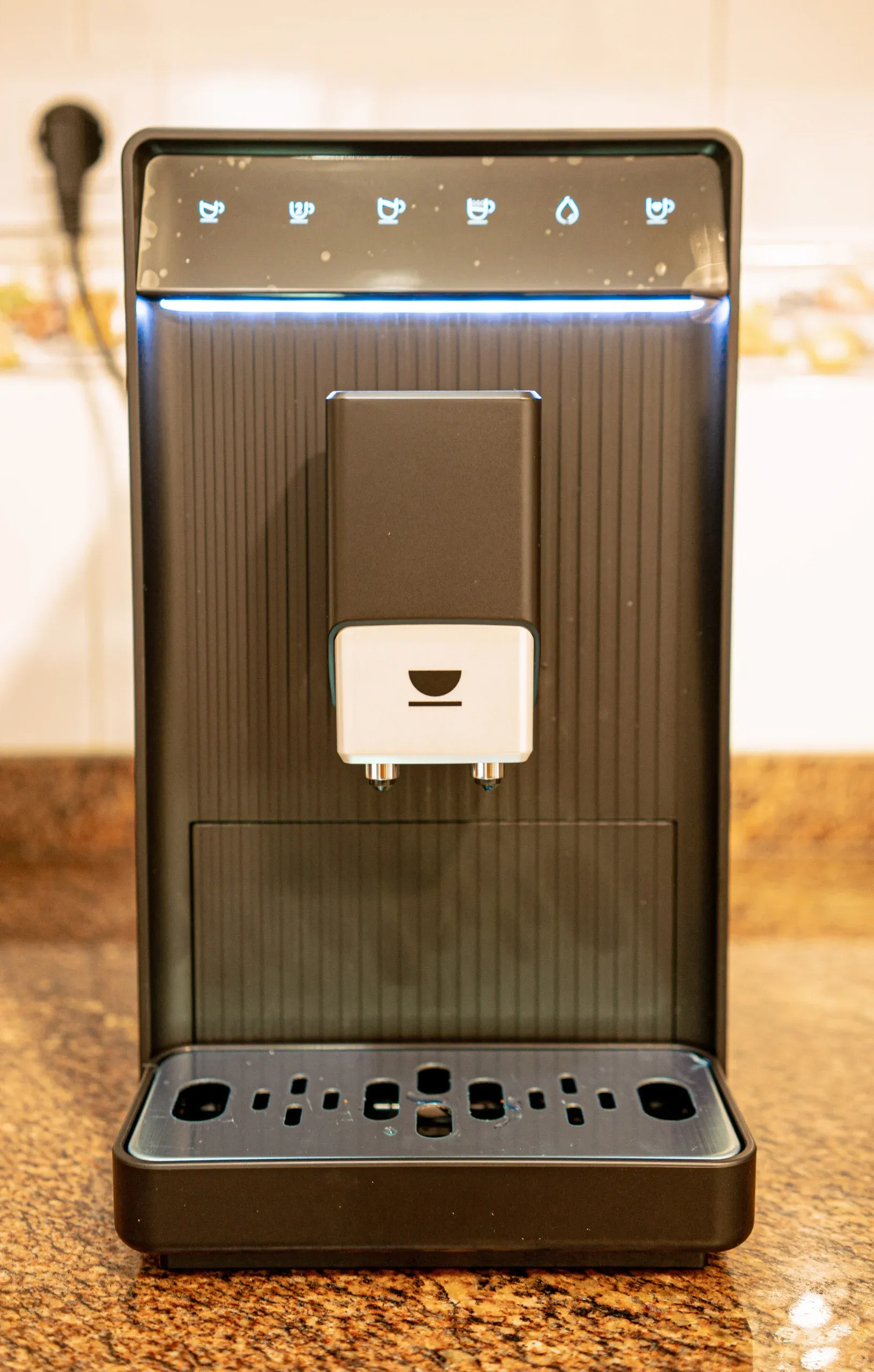 Diseño del frontal de la Incapto Aura