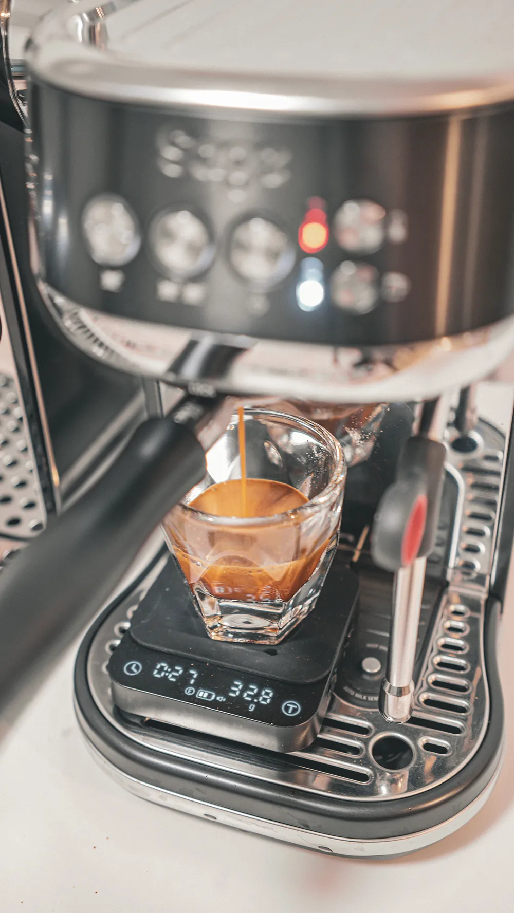 Extracción de espresso en la Sage Bambino Plus