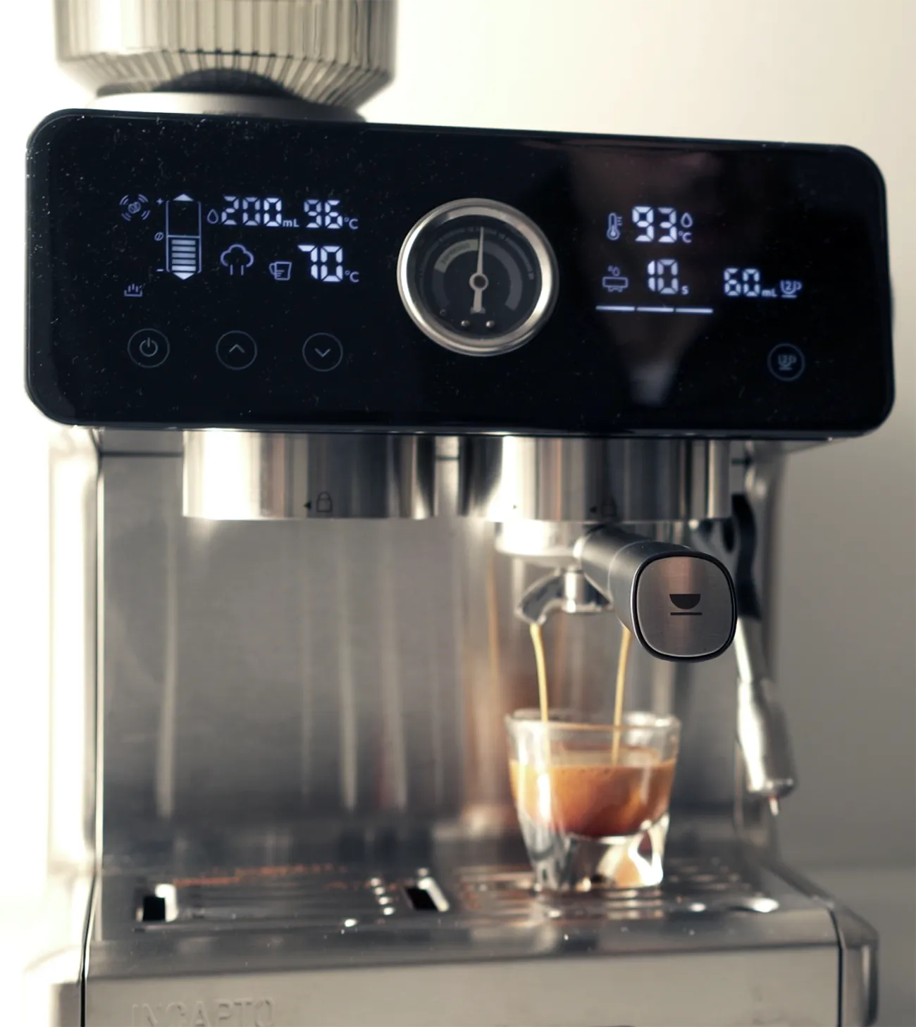 Manómetro de la Incapto Sabi durante una extracción de espresso